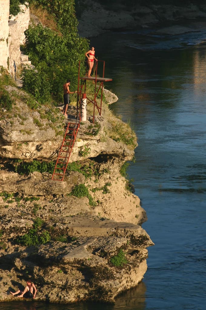 Mostar Mourns Passing of Legendary Old Bridge Diver Irfan Milavić